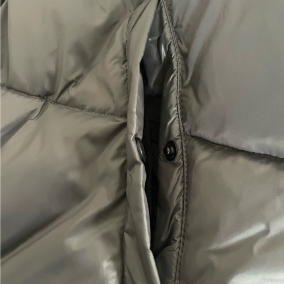 UGG Izzie Metallic Dark Gray Puffer Jacket in Gunmetal - Size XL - Picture 10 of 11